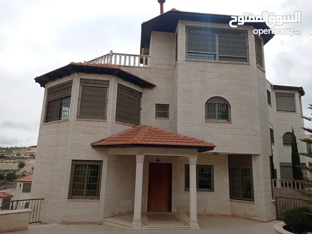 350m2 More than 6 bedrooms Villa for Sale in Ramallah and Al-Bireh Surda
