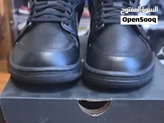 Nike Air Jordan 1 Low Tripple Black SKU553558SPACE093 s11/45 for school / office in Orignal Box