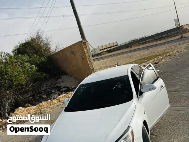 2011 كيا كادينزا Standard