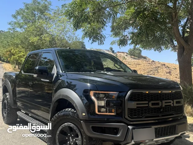 Ford F150 raptor 2018 clean Tittle color black 3.500cc v6 twin turbo eco boost super cab .