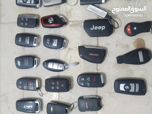 للبيع مفاتيح سيارات اصليه عليك البرمجه داخل الشويخ