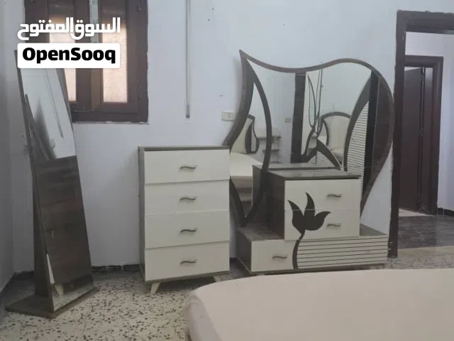 كزيوني كزيوني  غرفة نوم ومستلزمات اخرى