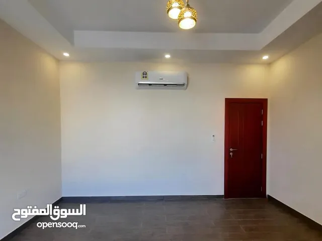 140 m2 3 Bedrooms Apartments for Rent in Muharraq Busaiteen