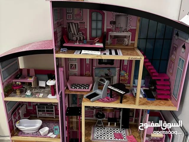 Dolls house with accessories and lift - Large size
