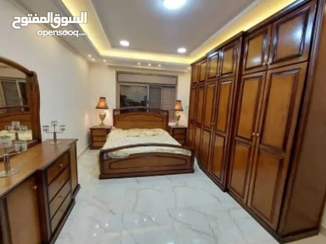 غرفة نوم شبه جديد