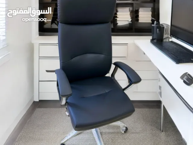 كرسي المدير الفاخر – جلد أنيق ومريح مستوى جديد من الراحة والفخامة بمكتبك! كرسي جلد عالي الجودة،