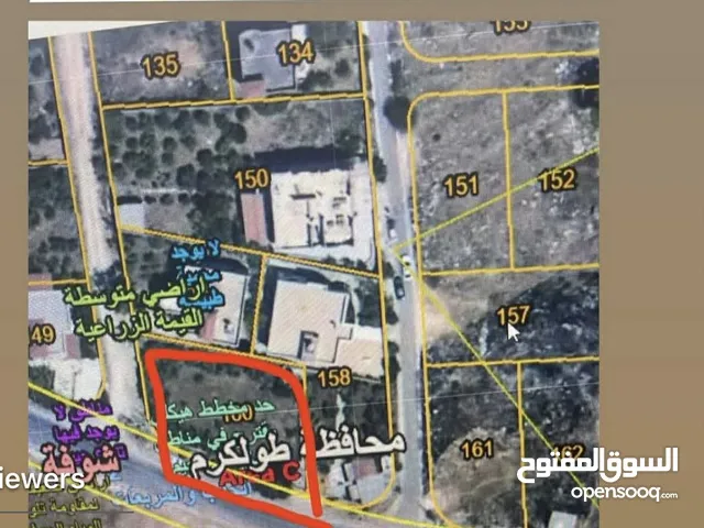 ارض للبيع تصنيف سي امن واصل جميع الخدمات ومسوره من اربع جهات تقع عشارع الرئيسي ويوجد اشجار داخلها