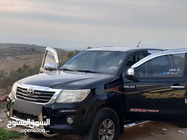 تيوتا هايلكس 2015