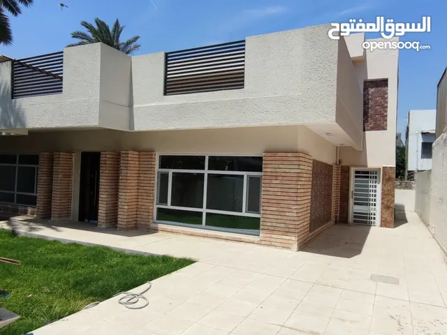 200 m2 5 Bedrooms Townhouse for Rent in Baghdad Hettin