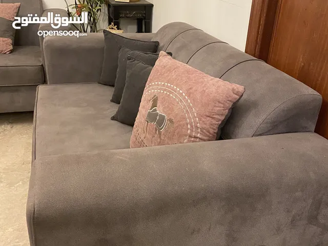 صالون للبيع