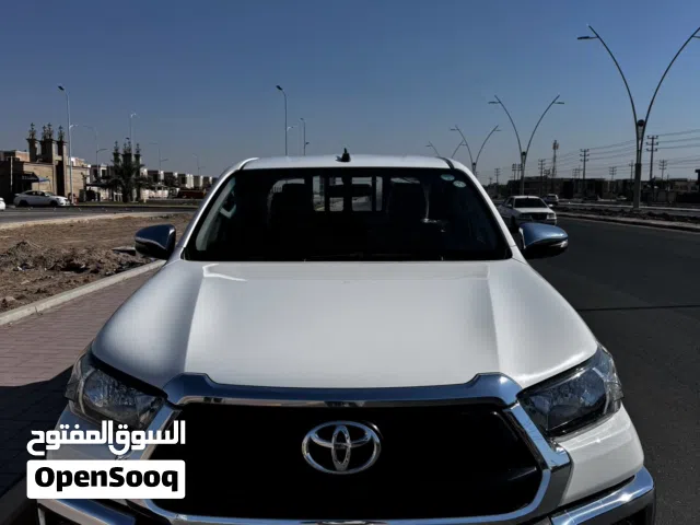 2024 تويوتا هيلوكس Standard