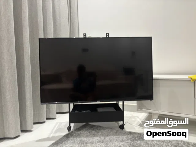 Samsung UA43J5100AR  43-inch Full HD (1920x1080) LED TV from the Series 5.Decently used...