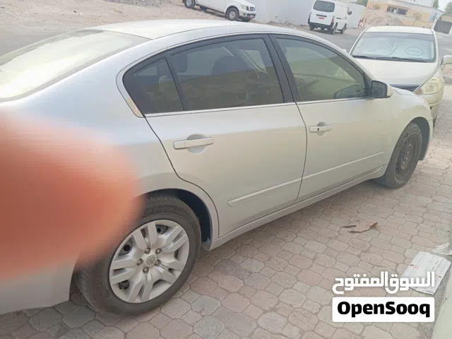 2009 نيسان التيما S