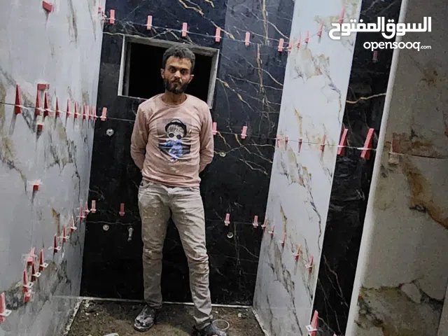 فني تركيب البورسلان والسيراميك