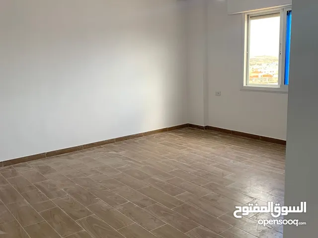 شقة طابق اول شارع الكرامة بافضل سعر بالمنطقة