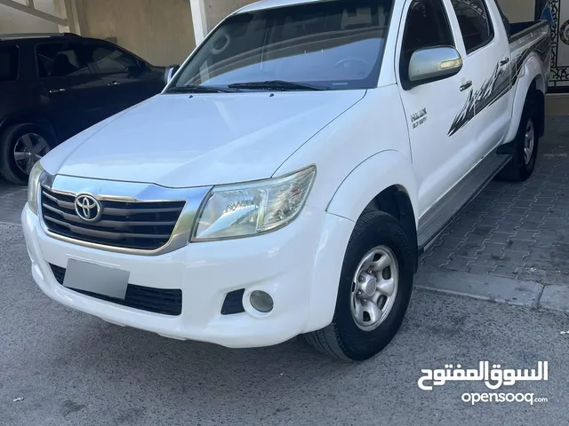 تويوتا وانيت دبل جير اوتوماتيك نظيف للبيع