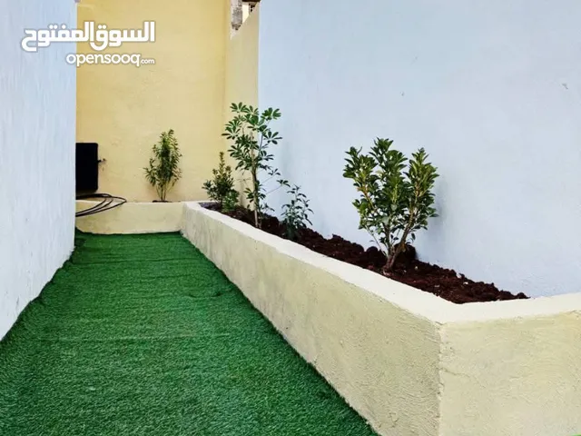 100 m2 2 Bedrooms Townhouse for Rent in Zarqa Hay Ma'soom
