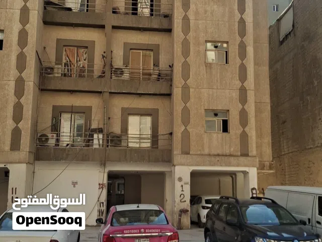 مطلوب شخص غير مدخن السكن بجوار مسجد البيدان والملا للصرافة