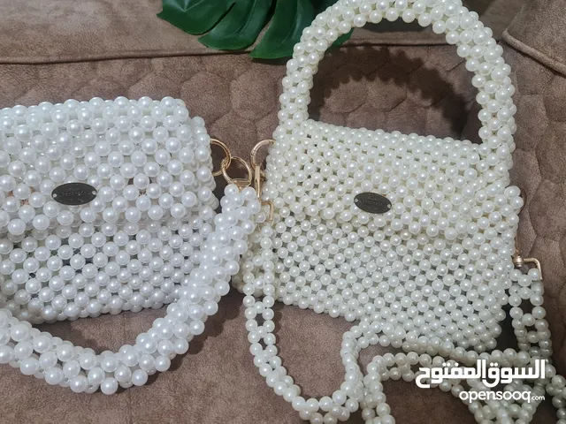 حقائب يد هاند ميد او صناعه يدويه حسب الطلب بالحجم واللون والموديل المرغوب ليه