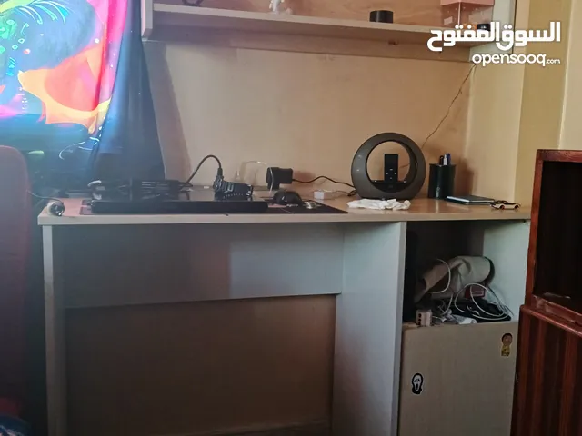 مكتب وكرسي للبيع
