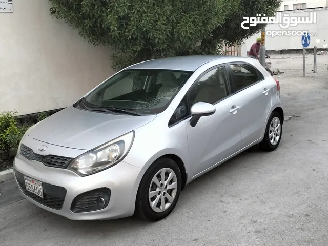 For sale Kia Rio hatchback  Model 2014 Km.195.000 Passing until 31/5/2025 1 owner  1 accident  Small