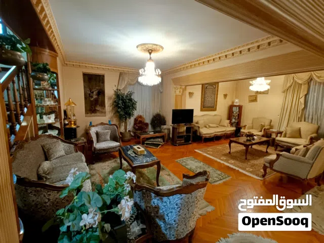 دوبلكس 450متر بتمن شقة 200متر لظروف السفر مالك اجنبي