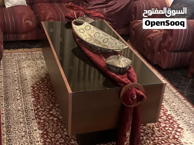 طاولة للبيع