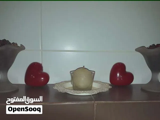 18ديناربحال الوكاله =مقتنيات لحمامات الماستر طقمين شموع مع قواعد 2 بسعر مميز = مهتم اتصل بالهاتف