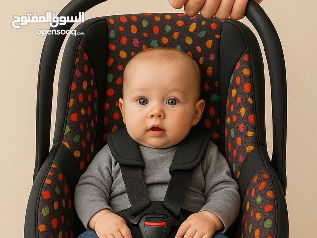 للبيع كرسي اطفال للسيارة مريح و ناعم جدا للطفل و بسعر مغري و قابل للتفاوض للجادين
