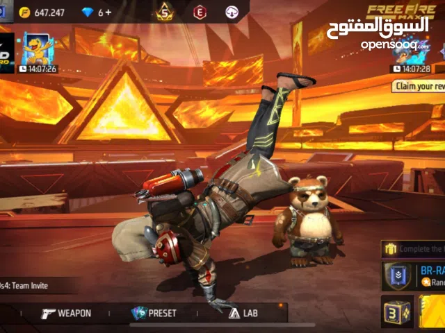 حساب فري فاير من الفاير باس السابع قديم و فيه سكينات قوية و قديمة مستوى 77