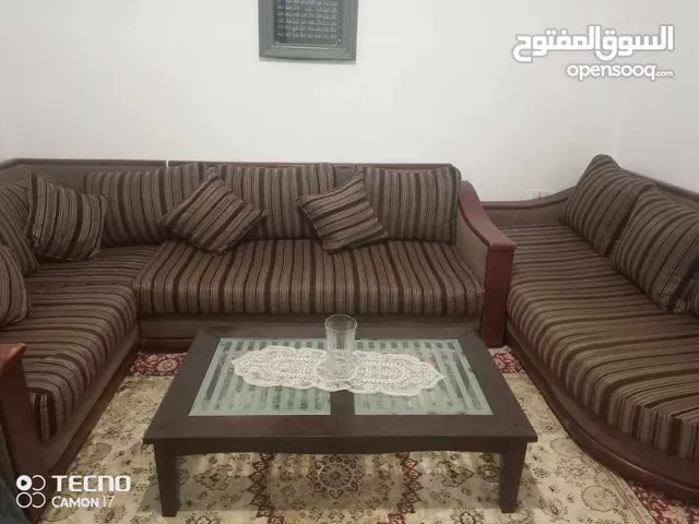 صالون  2كبيره زويه طرف اخره