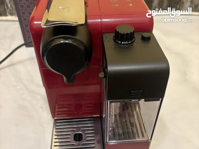 ماكينه نسبريسو وكابتشينو ايطالي شبه جديده