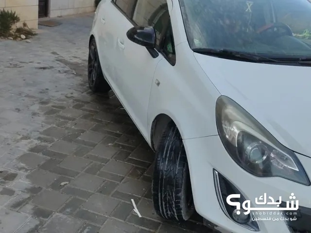 Opel Corsa 2014 in Hebron