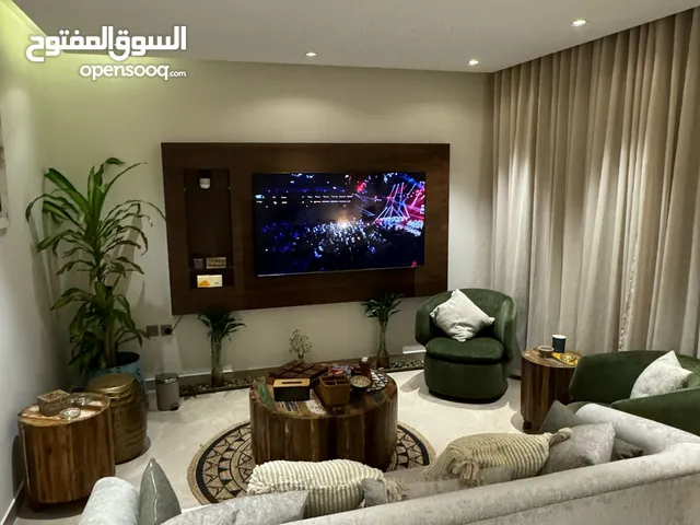 شقة فاخرة للايجار الرياض حي العزيزيه مفروشه شهري وسنوي غرفتين نوم وصاله ومطبخ وحمامين