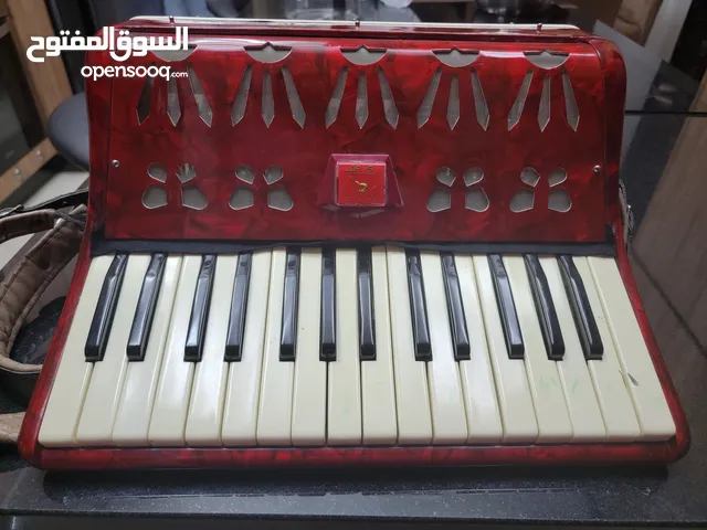 اكورديون انتيك من الثمانينات BAI-LE