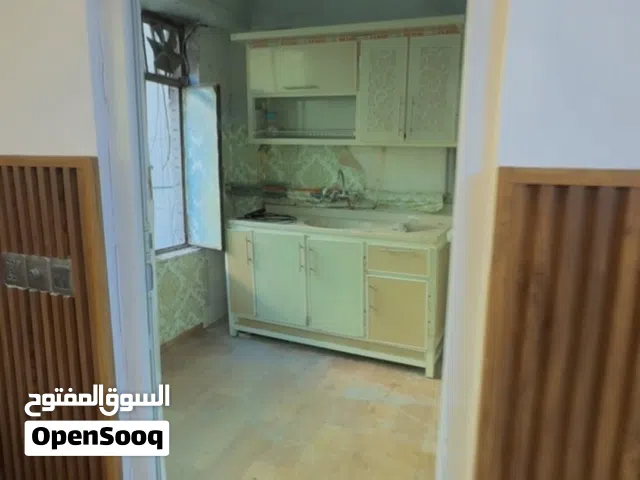 شقه للايجار كراده داخل