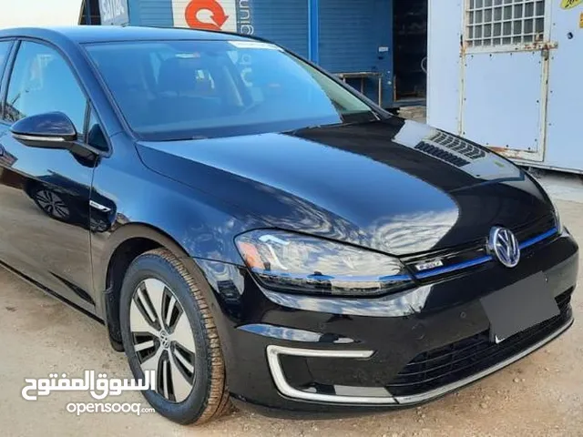 E-Golf ( Premium Plus ) Full Electric Year 2016