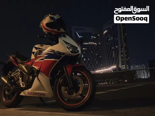 2015 هوندا CBR300R