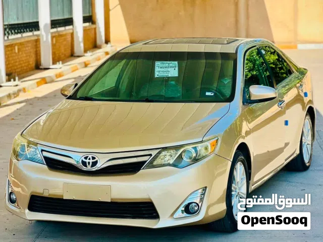 2014 تويوتا كامري LE
