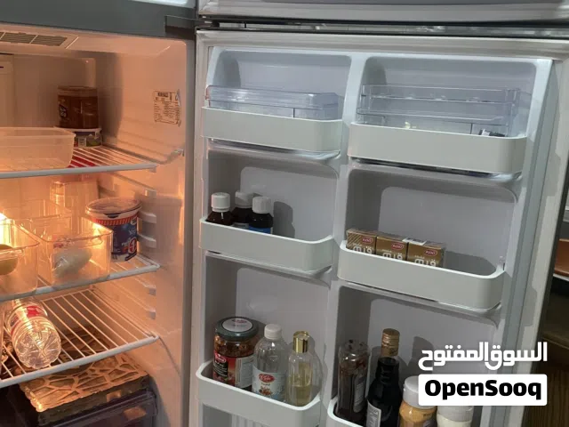 بيع ثلاجة استعمال تسع سنوات
