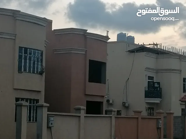 320 m2 More than 6 bedrooms Villa for Sale in Aden Other