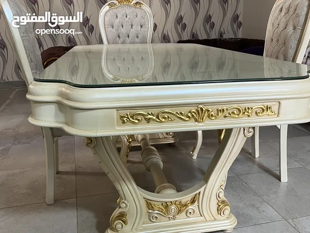 طاولة اكل رباعية