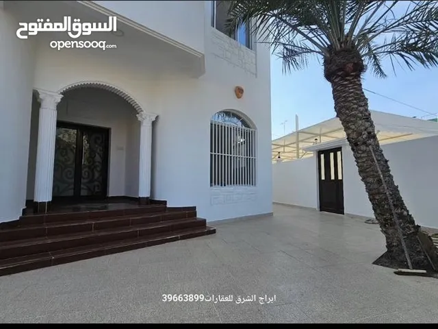 400 m2 More than 6 bedrooms Villa for Sale in Muharraq Arad
