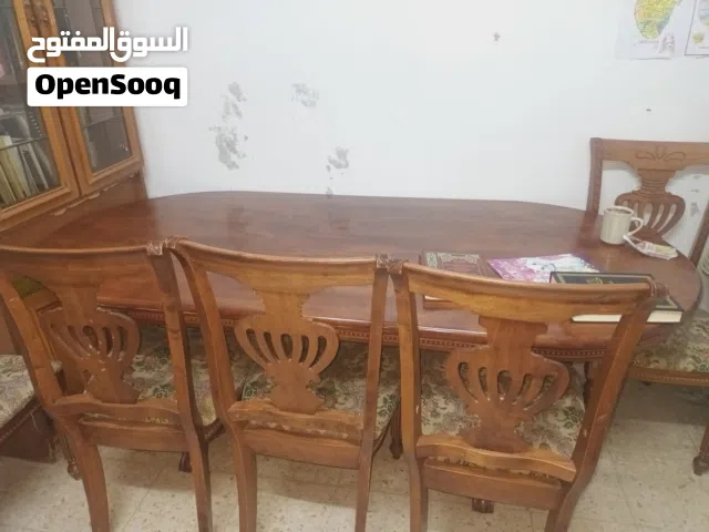 طاولة سفرة وطقم كنب