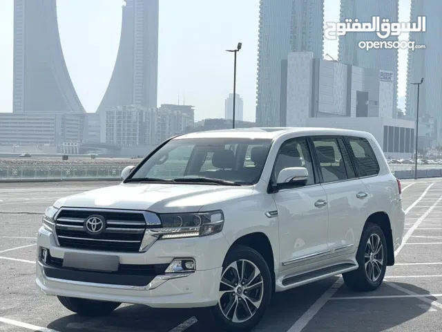 2020 Toyota Land Cruiser GXR grand touring low mileage agency maintenance