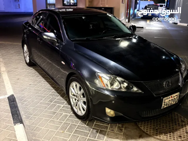 للبيع لكزس is 300