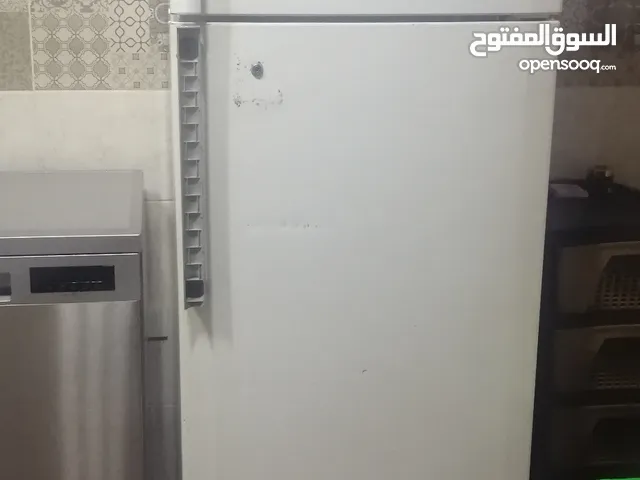 ثلاجة للبيع