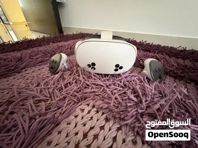 Meta quest vr headset