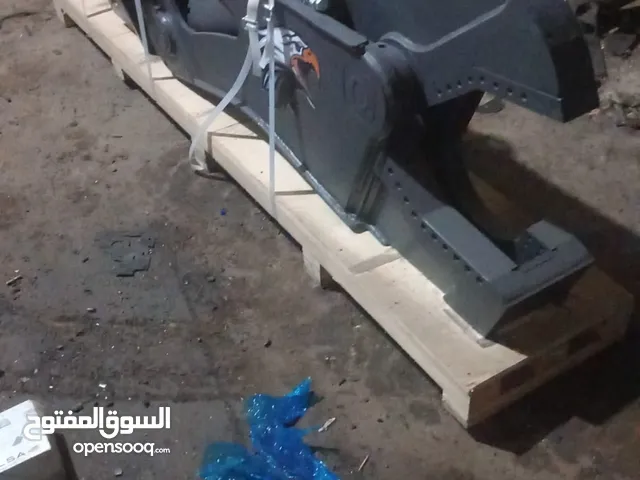 مقص حديد بتركب عل. باكر