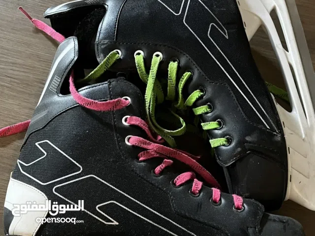 سكيت هوكي ايس ثلج الوصف مهم .